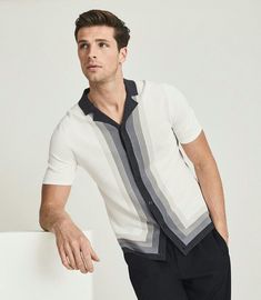 Collar Tshirt For Men, Ideal Male Body, Mens Smart Casual Outfits, Cuban Shirts, Classy Outfits Men, Trendy Shirt Designs, Smart Casual Men, Gents Fashion, Tshirt For Men