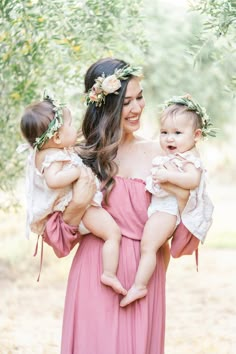 Family With Twins, Twin Photoshoot, Twins Photoshoot, Twin Baby Photography, Twin Baby Photos, Photosession Ideas, Heirloom Portraits, Twin Pictures, Mother Baby Photography