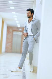 Blazer Outfits Men Wedding Indian, Blazer Outfits Men Wedding, Stylish Suits For Men, Vijay Deverakonda, Stylish Mens Suits, Wedding Dresses Men Indian, Blazer Outfits Men, Vijay Devarakonda, Formal Men Outfit