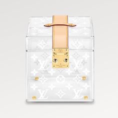 Louis Vuitton Cube Scott Box With Tags (Wt) & Box Please See Pics For Details This Glamorous Cube Scott Box Is Fastened With A Gold-Color Hardware S-Lock Reminiscent Of Those Found On The House's Historical Trunks. It Is A New Twist On The Classic Bote Scott, A Piece Originally Used For Storing Perfume Bottles. The See-Through Plexiglas Walls Are Engraved With An Allover Monogram Pattern For A Distinctive Look. 12.5 X 12.5 X 12.5 Cm (Length X Height X Width ) L 4.9 X W 4.9 X H 4.9 Inches Gold-Co Boutique Louis Vuitton, Louis Vuitton Store, Louis Vuitton Official Website, Louis Vuitton Official, Box Bag, Art Of Living, Boutique Jewelry, Small Leather Goods, Shopping Trip