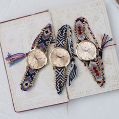 'Dream Catcher' Fabric Watch  www.womenswatchhouse.com Indie Accessories, Customised Clothes, Boho Watch, Hippie Accessories, Boho Dreamcatcher, Boho Twists, Modern Hippie, Hippie Fashion, Boho Tote