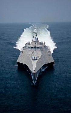 Littoral Combat ship built in Oz Harbin, Military Photos, United States Navy