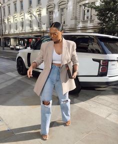 2023 Fall Lookbook, Day Party Outfit Fall, Black Girls Style Fashion, Easy Spring Style, Cute Birthday Brunch Outfits, Classy Stylish Outfits, Luxury Women Outfits, 30 Women Fashion Style, What To Wear In Chicago In April