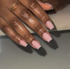 Nails On Black Skin, Winter Nails 2023, Short Classy Nails, Nail Suggestions, Nails Jewellery, Pink Tip Nails, Nails Designs Ideas, Sophisticated Nails, Good Nails