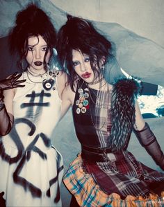 Luxury Punk Aesthetic, Vivienne Westwood Deconstruction, Goth Vivienne Westwood, Vivienne Westwood 70s Punk, Self Expression Fashion, Punk Vivienne Westwood Aesthetic, Vivienne Westwood Punk Fashion, Punk Fashion 70s, Maximalist Punk