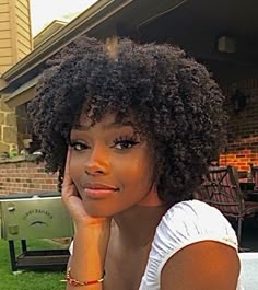 Cabello Afro Natural, Latest Hair Color, Hair Wigs For Black Women, Short Afro, Pelo Afro, Hairdos For Curly Hair, Curly Human Hair Wig, Curly Hair Inspiration, Coily Hair