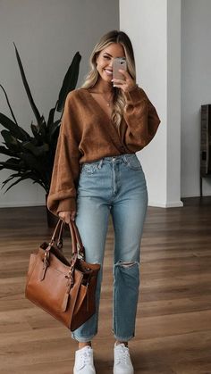 California Aesthetic Outfit Fall, Outfits For School Baddie, California Aesthetic Outfit, Who Rule The World, Fall Outfit Ideas For Women