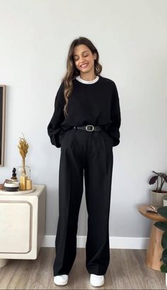 Comfy Outfits For Work Office Style, Business Casual Modest Outfits, City Work Outfits, Scandinavian Work Outfit, Winter Work Casual Outfits For Women, Workplace Outfits For Women, Wide Pants Outfit Casual, Comfy Elegant Outfit, Fall Curvy Outfits