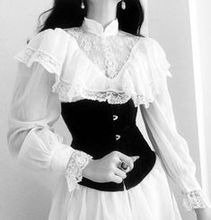 Gaun Abad Pertengahan, Old Fashion Dresses, Black Corset, Fancy Outfits, Art Clothes, Pretty Dresses