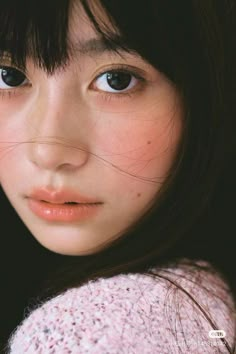 K Beauty Products Aesthetic, Cute Woman Aesthetic, Pink Makeup Asian, Face Moles Beauty Marks, Japan Makeup Look, Flushed Makeup Look, Natural Korean Makeup, Confident Makeup, Summer Makeup Products