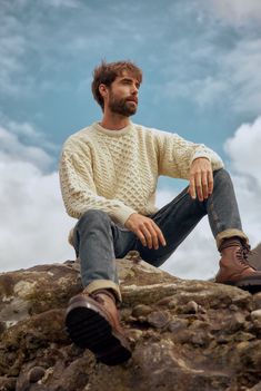 Inisheer Cream Traditional Aran Mens Sweater | Aran Woollen Mills Irish Style Men, Man Fall Outfit, Mens Casual Outfit, Aran Stitches, Mens Fall Outfits, Sweater Outfits Men, Irish Fashion, Aran Sweater, Fall Outfits Men