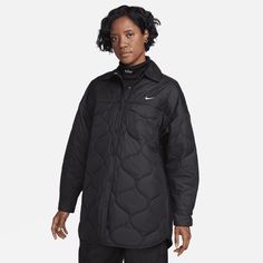 When you need an extra layer, this quilted jacket is where it's at. A roomy design with dropped shoulders gives you a relaxed look without it feeling too big. Synthetic fill helps keep you warm, while a water-repellent finish helps you live life to the fullest come rain or shine. Nike Essentials, White Top Women, Jacket Nike, Live Life To The Fullest, Trench Jacket, Rain Or Shine, Black And White Tops, Women Essentials, Quilted Coat