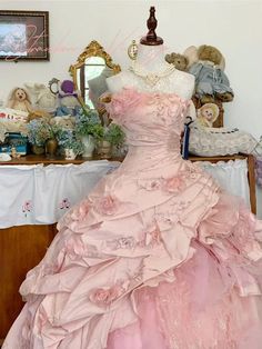 Vintage Sweet 16 Dresses, Cute Tea Party Outfits, Debut Dress Ideas, Moda2000 Quince Dresses, Sweet 16 Dress Ideas, Princess Quinceanera Dress, Sweet Sixteen Dress, Ball Gown Sweet 16, Debut Gowns