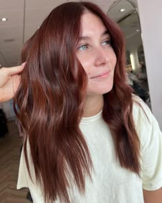 27. Deep Auburn Volume - Auburn Hair Color Ideas for Women Deep Caramel Balayage, Auburn Red Hair Color, Auburn Hair Color Ideas, Deep Auburn Hair, Deep Auburn, Auburn Red Hair, Auburn Hair Color, Light Red Hair