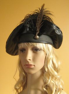 New Medieval Celtic Renaissance SCA Larp Tudor Lord Noble Leather Hat Beret Deluxe Medieval Merchant, Tudor Christmas, Medieval Hats, Tudor Fashion, Female Pirate Costume, Medieval Gown, Medieval Clothes, Goth Corset, Historical Women