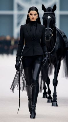 Looks Black, Equestrian Outfits, Looks Chic, Equestrian Style, 가을 패션, Style Mistakes, Mode Vintage, Classy Women, A Horse