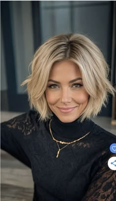 Hairstyles For Long Bob Hair, Bob Hairstyles Oval Face, Blond Hair Ideas Short, Short Hair Styles 2024, Bob For Oval Face Shape, Short Hair Styles Thick Hair, Mom Cut Oval Face, Hair For Oval Faces, Mom Cut 2024 Round Face