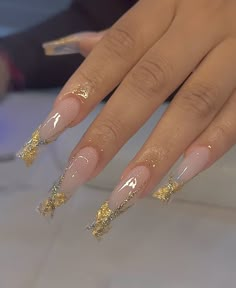 17th Birthday Nails Acrylic, 17th Birthday Nails, Marble Acrylic Nails, Freestyle Nails, Fresh Nails, Nails Bling, Gold Nail Polish, Gold Nail Designs