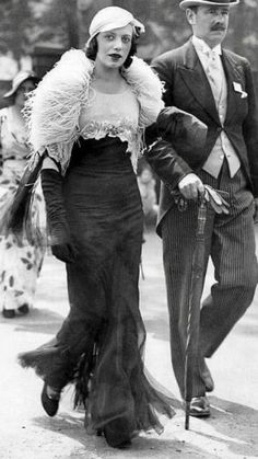 Vintage Fashion 1930s, 1930s Style, 20th Century Fashion, Elsa Schiaparelli, Evolution Of Fashion