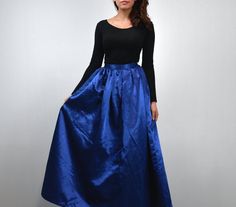 Royal Blue Skirt, Lace Trend, Teenage Fashion Trending, Royal Blue Skirts, Vintage Midi Skirt, Ideas Clothes, Women Hats Fashion, Clothes Winter, Skirt Vintage