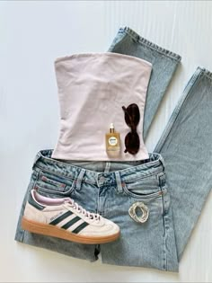 Cute Outfits For School With Adidas Campus 000, Cute Outfits Board, School Outfits Jeans Winter, Clean Girl Outfit Inspo Summer, Pacsun Outfits Aesthetic, Aritzia Outfit Ideas, Not Basic Outfits For School, Outfit Ideas For The Fair, Outfits Ideas Streetwear