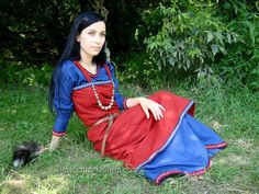 Scandinavian Apron Dress made of wool Early by SlavMedievalShop Stockholm Museum, Viking Feast, Viking Apron Dress, Medieval Dresses, Medieval Fair, Dress Apron, Woman Costume, Invisible Stitch, Character Costume