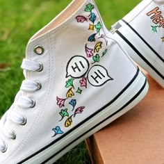 Heart Stopper Converse, Custom Shoes Cheap, Heart Stopper Gift Ideas, Converse Hand Painted, Heart Stopper Shoes, Heartstopper Stuff To Buy, Heart Stopper Gifts, Cute Custom Shoes, Heartstopper Leaves Print