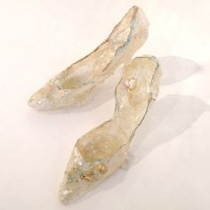 Glass and resin shoes made with iridescent powders and filaments. Please contact us if you are interested in this piece. Commissions are available upon request. Shoe Sculpture, Paper Shoes, Lizzie Hearts, Glass Shoes, Raven Queen, Bio Art, Textile Sculpture, Shoe Design, Futuristic Fashion