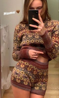 Comfy Winter Outfits, Cooler Style, Comfy Winter, Cinnamon Spice, 가을 패션, Pajama Sets, Jeans Boyfriend, Lounge Sets, Looks Vintage