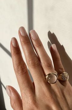 15 Top Spring Nail Colors for 2021 - An Unblurred Lady Nagellack Trends, Nude Nail Polish, Skin Nails, Short Acrylic, Style Muse, Neutral Nails, Minimalist Nails, Beauty Nail, Classy Nails