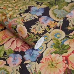 an image of a floral fabric with flowers on it