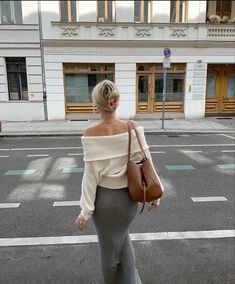 Look Adidas, Autumn Fits, Cold Outfits, Italian Summer, Stockholm Fashion, Chic Dresses