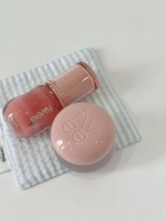 Blurry Lips, Summer Outfits Hawaii, Sanrio Flowers, Dove Lotion, Aesthetic Lips, Outfits Hawaii, Cosmetics Aesthetic, Glossier Bag, Hawaii Sea