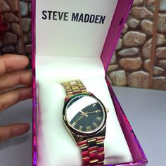 Thi Ssd Is A Beautiful Steve Madden Girls Watch. Has A Gold Metal Band An Dc This Has Like A Rainbow Tinted To It. Great Gift Never Used New. Steve Madden Watches, Girls Watch, Girls Watches, Metal Band, Madden Girl, Metal Bands, A Rainbow, Pink Gold, Accessories Watches