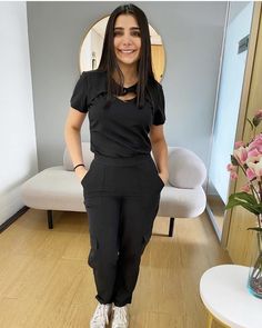 Esthetician Outfit Spa Uniform, Esthetician Outfit Ideas, Esthetician Uniform, Beauty Salon Uniform Ideas, Spa Outfit, Beauty Uniforms