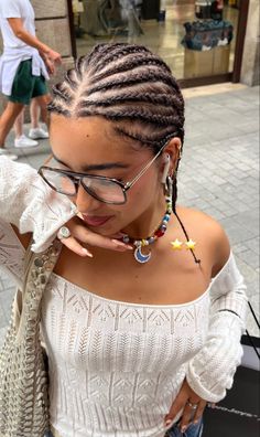 Yasmin Barbieri, Woman Aesthetic, Short Braids, Natural Hair Braids, Hair Stylist Life, Box Braids Hairstyles, American Beauty, Aesthetic Hair