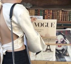 French Girl Aesthetic, Fotografi Vintage, Addicted Series, Vanilla Girl, High Society, Light Academia, Old Money Aesthetic, Chanel Deauville Tote Bag, Grunge Style