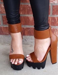 pinterest: @ nandeezy † Chunky Heel Sandals, Stylish Sandals, Chunky Heels Sandals, Kinds Of Shoes, Crazy Shoes, Shoe Obsession, Shoe Lover, Shoe Game