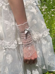 Women Floral Lace Wrist Cuffs Lolita Cuff Bracelet Hand Sleeves See Through Mesh Lace Sleeve Gloves Victorian Style Glove Wristcuffs Lace Wrist Cuffs, Hand Sleeves, Sleeve Gloves, Kawaii Vintage, Vintage Gothic, Wrist Cuffs, Gothic Punk, Lace Sleeves, Lolita Fashion