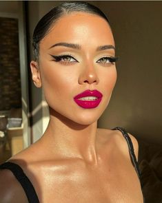 Bold Lipstick Makeup, Date Night Makeup, Glamour Makeup, Foto Poses, Lipstick Makeup