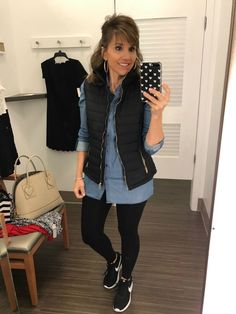 Athleisure from Cyndi Spivey at Grace and Beauty. Simple Winter Outfits, Casual Chic Outfits, Style Désinvolte Chic, Womens Fashion Casual Winter, Womens Fashion Casual Spring, Legging Outfits, Athleisure Outfits