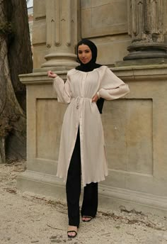 Petite Hijabi Fashion, Petite Modest Outfits, Iftar Outfit Ideas, Hijab Style Summer, Hijabi Summer Outfits, Stylish Formal Dresses, Modest Spring Outfits, Modest Summer Fashion