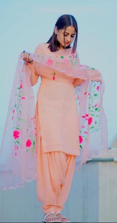 Ladies Suits Indian, Punjabi Singer, Indian Salwar Suit, Romantic Videos, Traditional Aesthetic, Drawing Couple Poses, Png Text, Rain Photography, Bollywood Celebrities