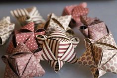 several origami stars are arranged on a table