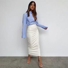 This Skirt Is Absolutely Gorgeous!! It Is Faux Leather And Very Comfortable. The Ruching Detail On The Upper Side Adds An Extra Luxe Detail. This Skirt Is A Perfect Balance Between Sexy And Sophisticated! Long Leather Skirt, Streetwear Spring, White Long Skirt, Leather Midi Skirt, Skirts Midi High Waisted, Half Skirt, Elegant Skirt, Black Midi Skirt, White Skirt