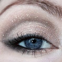 Pretty evening bridal eye makeup Sparkle Eye Makeup, Holiday Eye, Festival Make Up, Make Up Nails, Nails And Makeup, Up Nails, I Love Makeup, Blue Eye, Make Up Hair