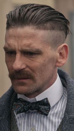 Peaky Blinders Hair, Peaky Blinders 4, Peaky Blinders Merchandise, Arthur Shelby, Peaky Blinders Series, Model Hairstyles, Edgars Haircut, Peaky Blinders Wallpaper, Men Haircut Styles