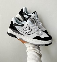 Black And White Sneakers Aesthetic, New Balance 550 Black And White Outfit, Black New Balance 550 Outfit, New Balance Shoes 550 Black, Shoes 90s Style, New Balance 550 Black Outfit, New Balance Shoes Black And White, New Balence Shoes, New Balance Outfit 550