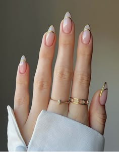 Almond Nails Buchifresa, Subtle Nails, Simple Gel Nails, Minimal Nails, Work Nails, Casual Nails, Elegant Nails, Chic Nails, Gold Nails