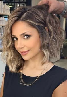 Balayage Hair Ideas, Soft Gradient, Subtle Balayage, Fall Hair Color For Brunettes, Lob Hairstyle, Brown Hair Balayage, Penteado Cabelo Curto